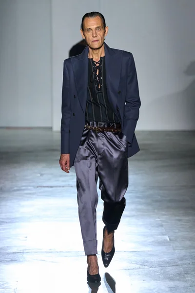 Look 19